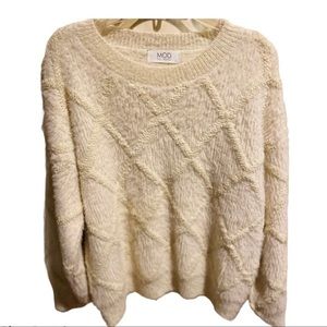 Women’s Diamond Print Cream Long-sleeve Sweater Size Large Boutique Soft NEW
